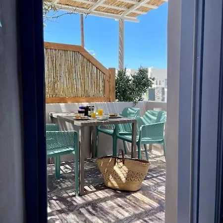 Villa Okeanos 2, Panoramic Sea & Garden View Foinikia (Santorini)